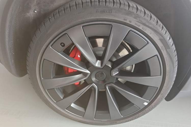 Used Tesla Model X 2023 Three-Motor All-Wheel-Drive Plaid Version Right Rear Wheel Hub