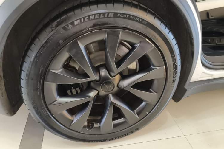 Used Tesla Model X 2023 Dual-Motor All-Wheel-Drive Version Right Rear Wheel Hub