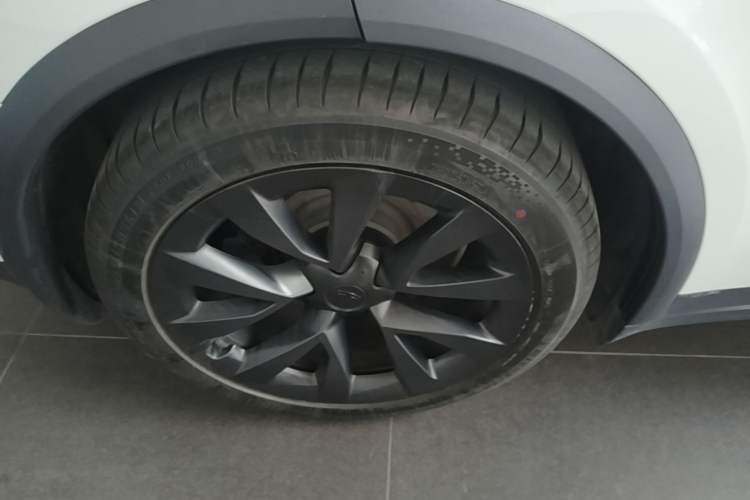 Used Tesla Model X 2023 Dual-Motor All-Wheel-Drive Version Right Rear Wheel Hub