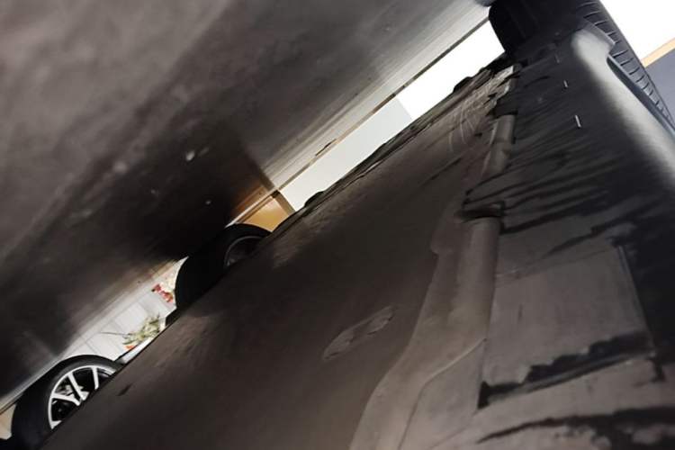 Used Tesla Model X 2023 Dual-Motor All-Wheel-Drive Version Right Side Sill