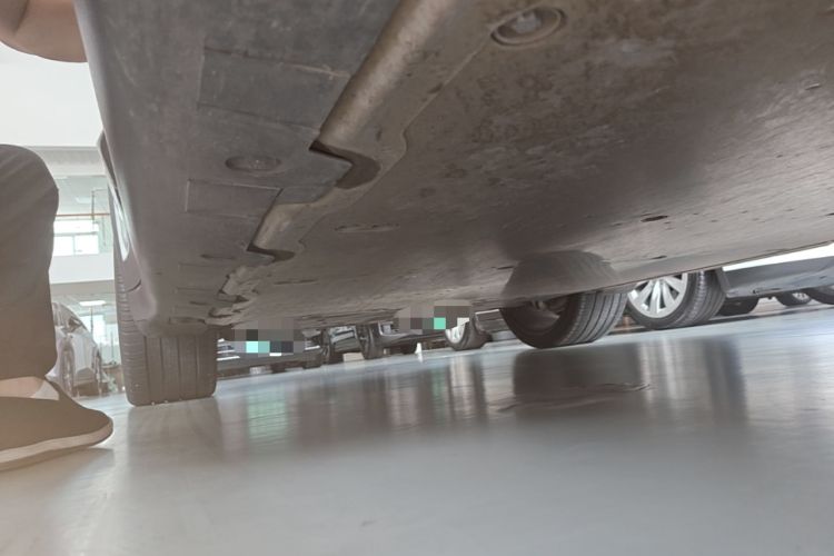 Used Tesla Model X 2023 Three-Motor All-Wheel-Drive Plaid Version Right Side Sill