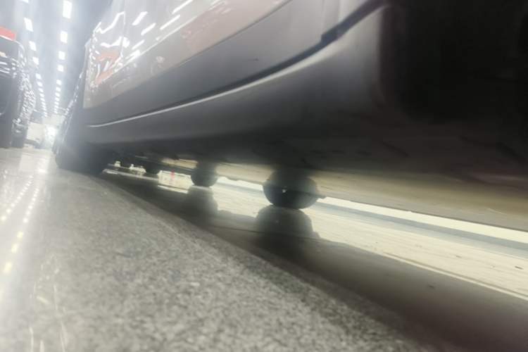 Used Tesla Model X 2023 Dual-Motor All-Wheel-Drive Version Right Side Sill