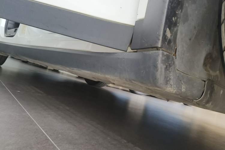 Used Tesla Model X 2023 Dual-Motor All-Wheel-Drive Version Right Side Sill