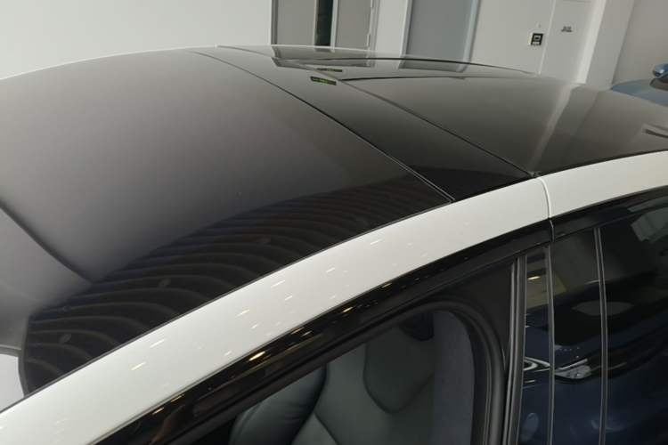 Used Tesla Model X 2023 Dual-Motor All-Wheel-Drive Version Roof