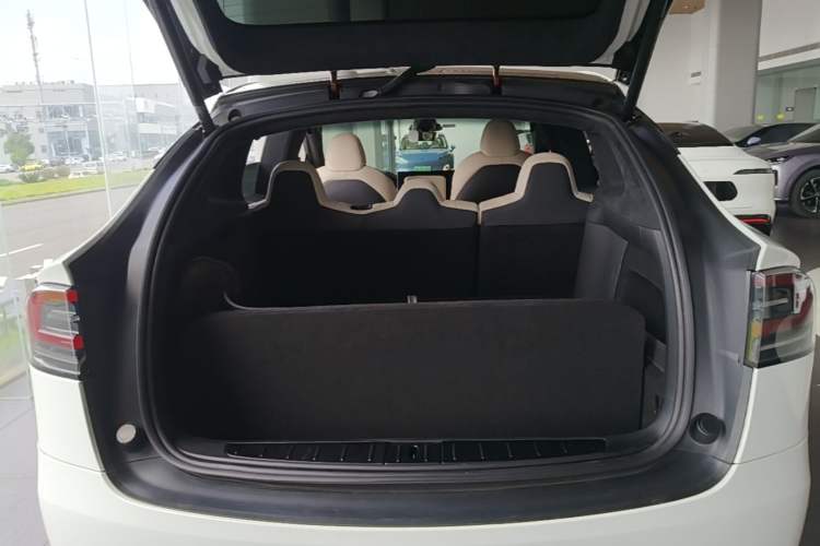 Used Tesla Model X 2023 Dual-Motor All-Wheel-Drive Version Trunk