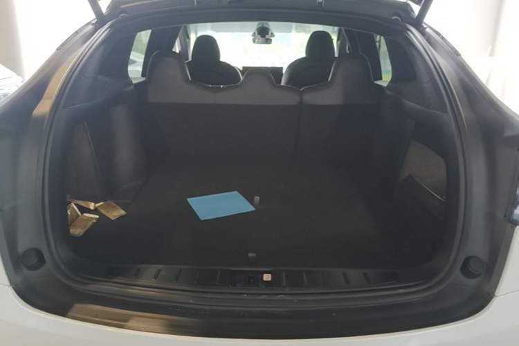 Used Tesla Model X 2023 Dual-Motor All-Wheel-Drive Version Trunk