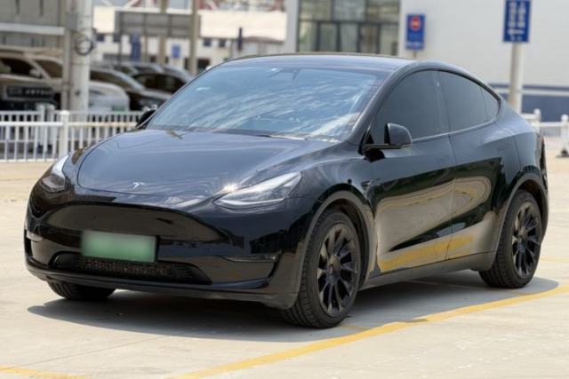 Used Tesla Model Y 2021 Long-Range All-Wheel-Drive Version