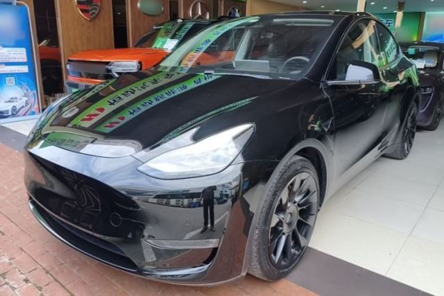 Used Tesla Model Y 2021 Long-Range All-Wheel-Drive Version