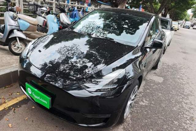 Used Tesla Model Y 2021 Long-Range All-Wheel-Drive Version 3D7