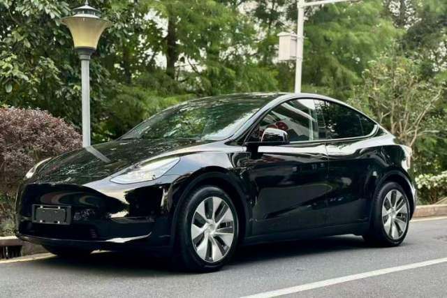 Used Tesla Model Y 2021 Standard Range Rear-Wheel Drive Version