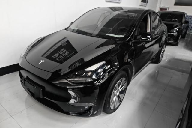 Used Tesla Model Y 2021 Long-Range All-Wheel-Drive Version