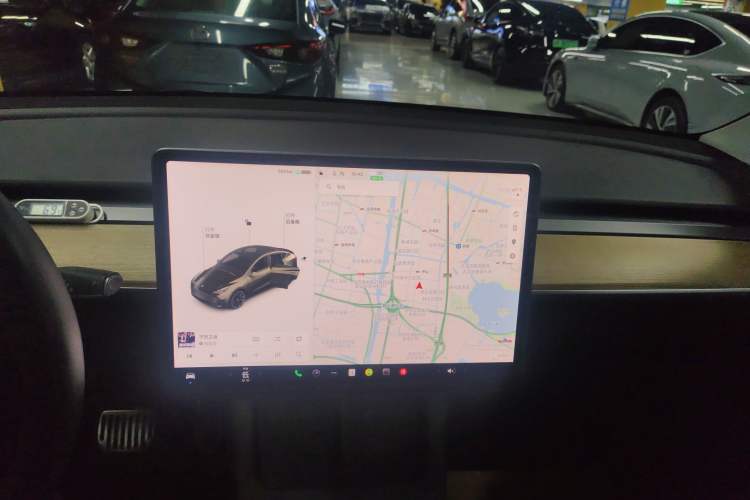 Used Tesla Model Y 2021 Standard Range Rear-Wheel Drive Version Audio And AC Panel