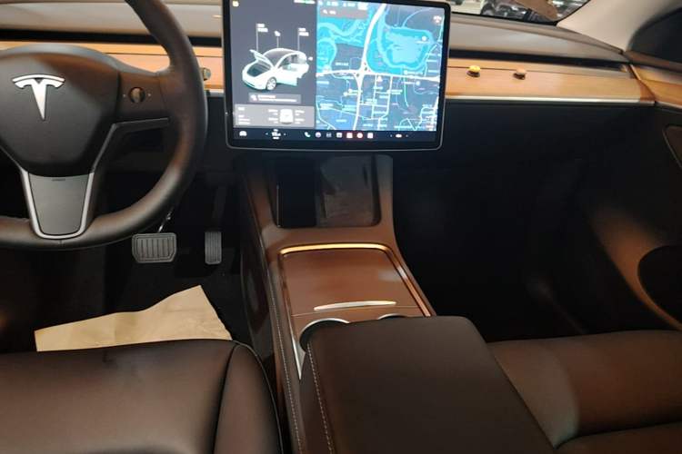Used Tesla Model Y 2021 Standard Range Rear-Wheel Drive Version Audio And AC Panel