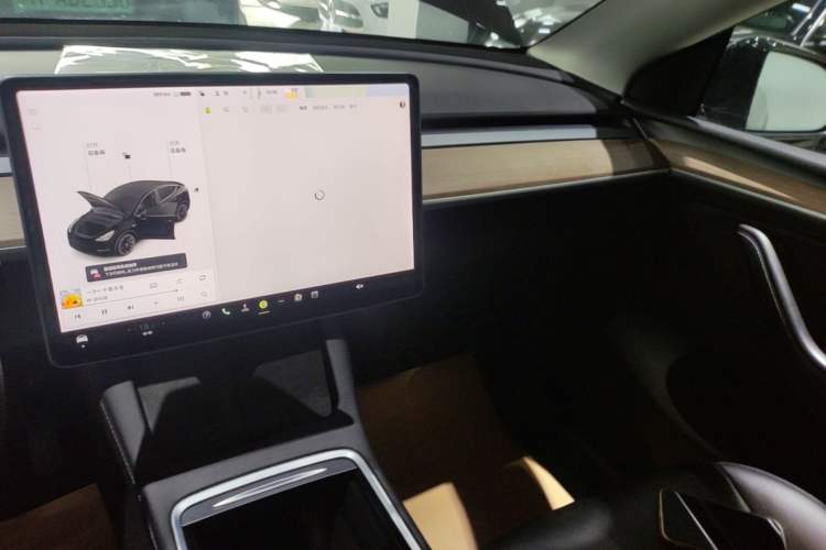 Used Tesla Model Y 2021 Standard Range Rear-Wheel Drive Version Audio And AC Panel