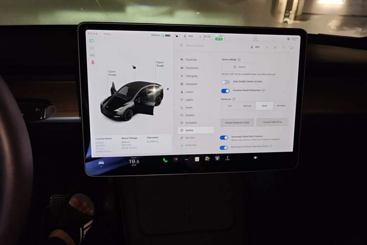 Used Tesla Model Y 2021 Long-Range All-Wheel-Drive Version 3D7 Audio And AC Panel