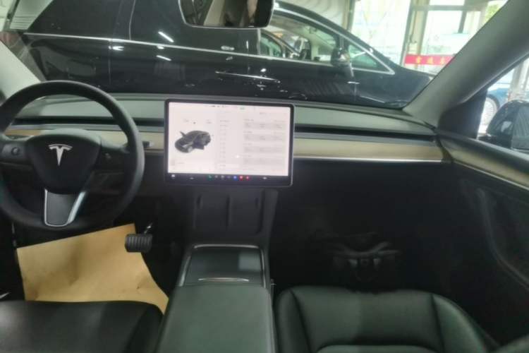 Used Tesla Model Y 2021 Long-Range All-Wheel-Drive Version Audio And AC Panel