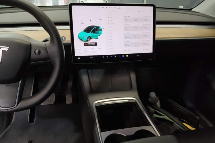 Used Tesla Model Y 2021 Standard Range Rear-Wheel Drive Version Audio And AC Panel