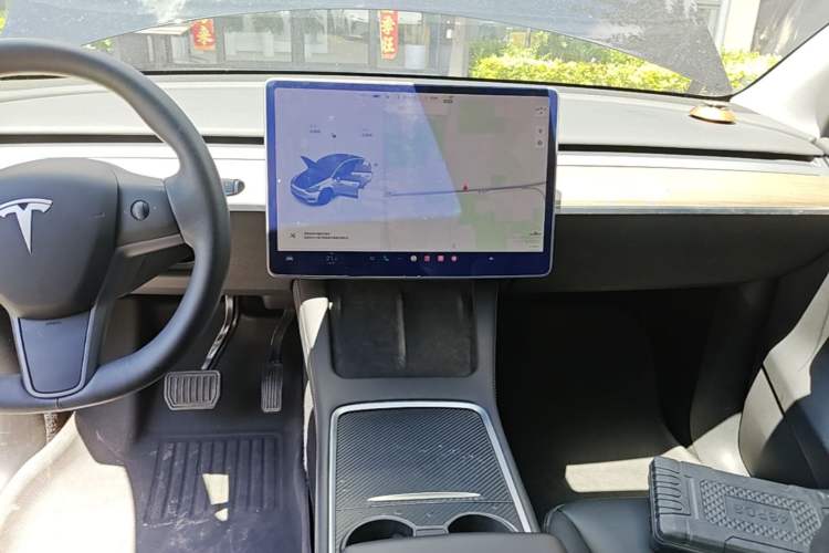 Used Tesla Model Y 2021 Standard Range Rear-Wheel Drive Version Audio And AC Panel