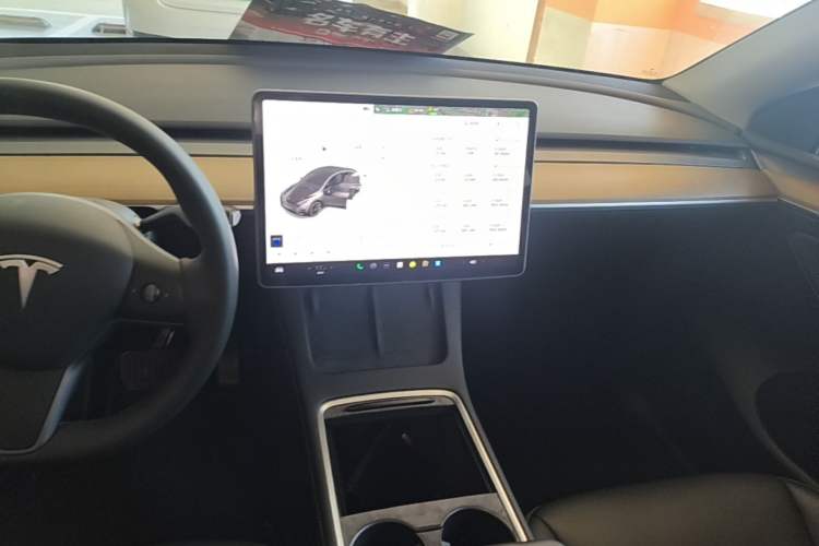 Used Tesla Model Y 2021 Standard Range Rear-Wheel Drive Version Audio And AC Panel