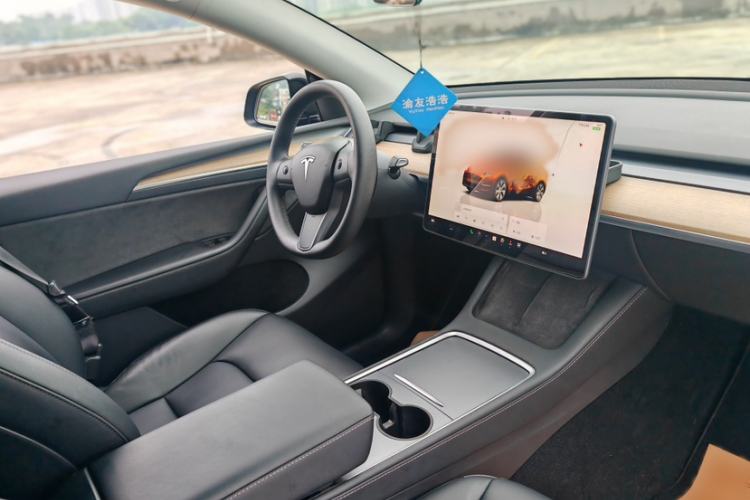 Used Tesla Model Y 2021 Standard Range Rear-Wheel Drive Version Audio And AC Panel