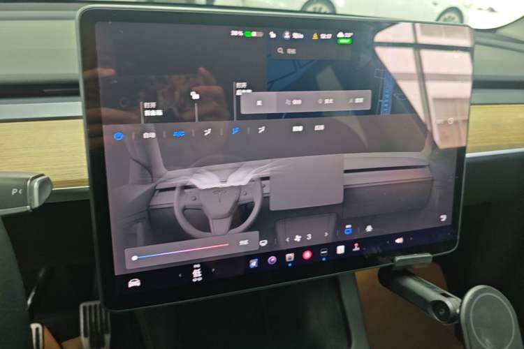 Used Tesla Model Y 2021 Standard Range Rear-Wheel Drive Version Audio And AC Panel