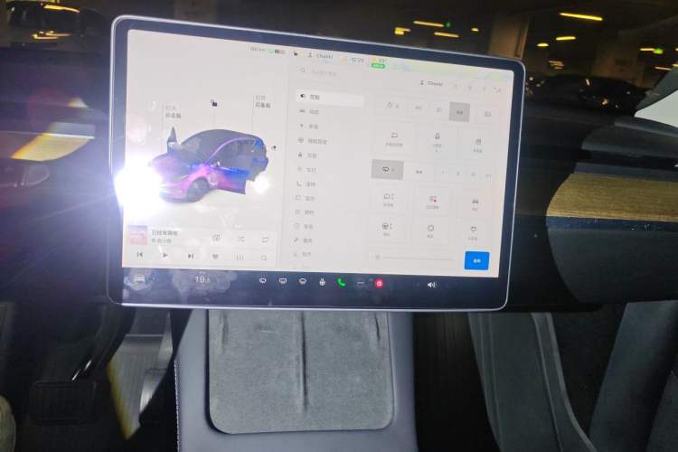 Used Tesla Model Y 2021 Standard Range Rear-Wheel Drive Version Audio And AC Panel