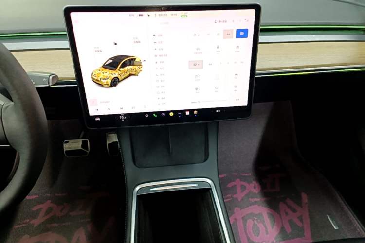 Used Tesla Model Y 2021 Long-Range All-Wheel-Drive Version Audio And AC Panel