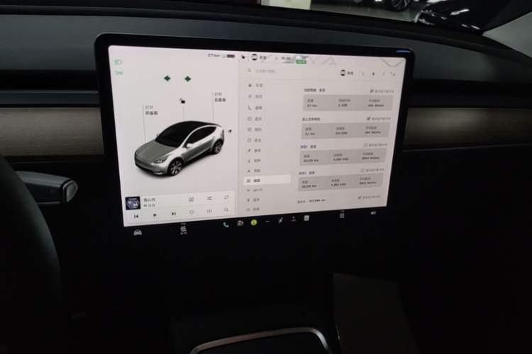 Used Tesla Model Y 2021 Standard Range Rear-Wheel Drive Version Audio And AC Panel
