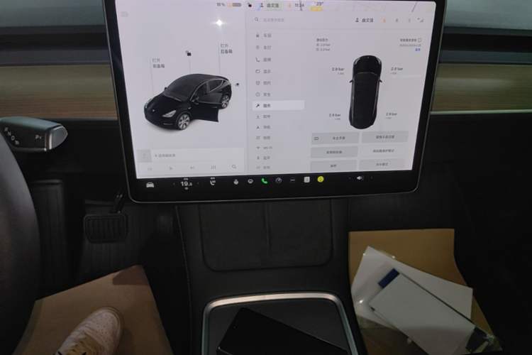 Used Tesla Model Y 2021 Standard Range Rear-Wheel Drive Version Audio And AC Panel