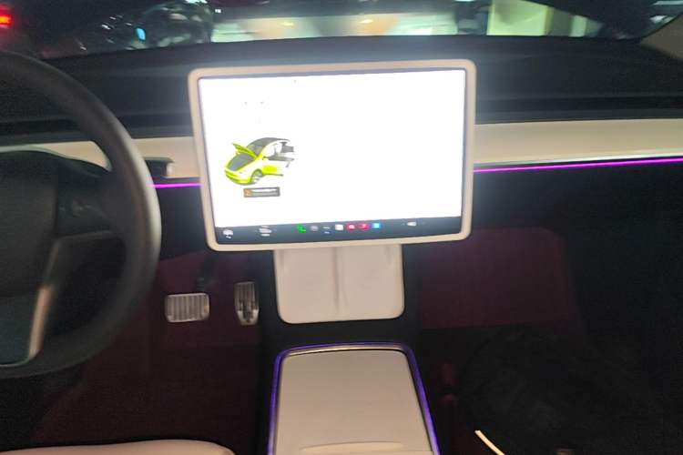 Used Tesla Model Y 2021 Standard Range Rear-Wheel Drive Version Audio And AC Panel