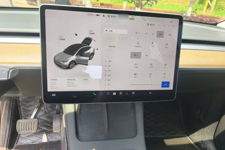 Used Tesla Model Y 2021 Standard Range Rear-Wheel Drive Version Audio And AC Panel