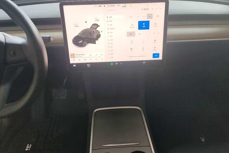 Used Tesla Model Y 2021 Standard Range Rear-Wheel Drive Version Audio And AC Panel