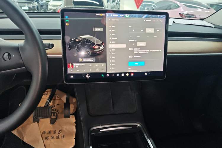 Used Tesla Model Y 2021 Standard Range Rear-Wheel Drive Version Audio And AC Panel