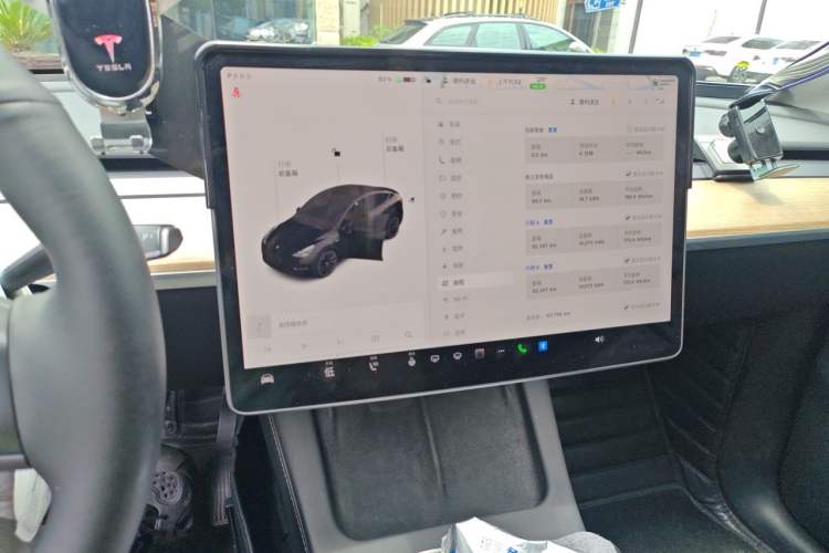 Used Tesla Model Y 2021 Standard Range Rear-Wheel Drive Version Audio And AC Panel