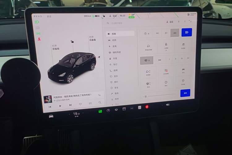 Used Tesla Model Y 2021 Standard Range Rear-Wheel Drive Version Audio And AC Panel