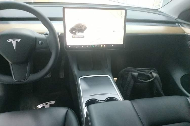 Used Tesla Model Y 2021 Standard Range Rear-Wheel Drive Version Audio And AC Panel