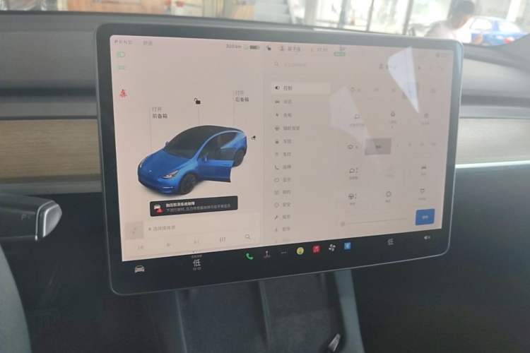 Used Tesla Model Y 2021 Standard Range Rear-Wheel Drive Version Audio And AC Panel