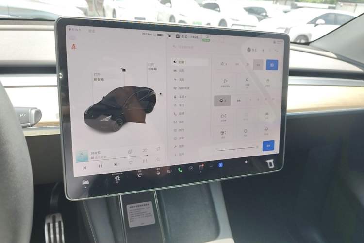 Used Tesla Model Y 2021 Standard Range Rear-Wheel Drive Version Audio And AC Panel