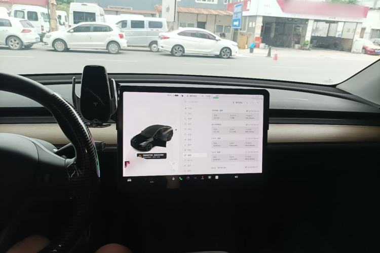 Used Tesla Model Y 2021 Standard Range Rear-Wheel Drive Version Center Console