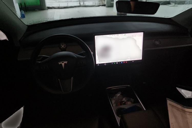 Used Tesla Model Y 2021 Long-Range All-Wheel-Drive Version Center Console