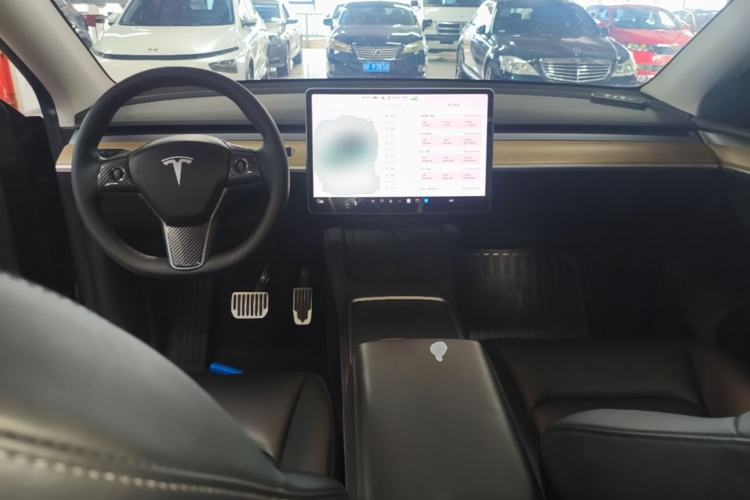 Used Tesla Model Y 2021 Standard Range Rear-Wheel Drive Version Center Console
