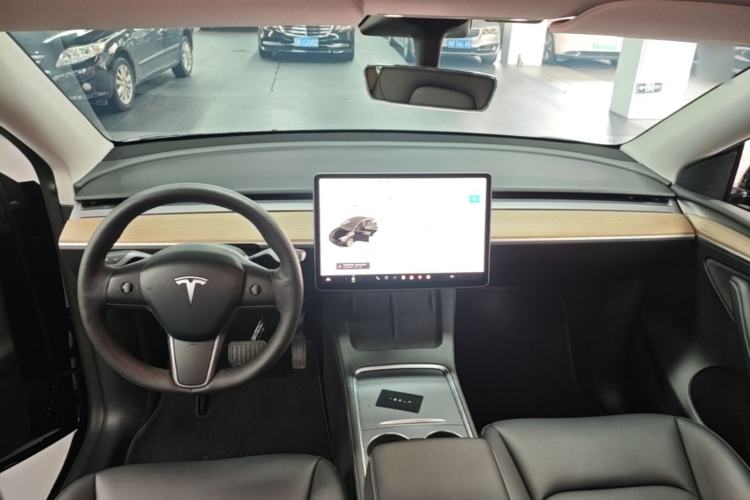 Used Tesla Model Y 2021 Long-Range All-Wheel-Drive Version 3D7 Center Console