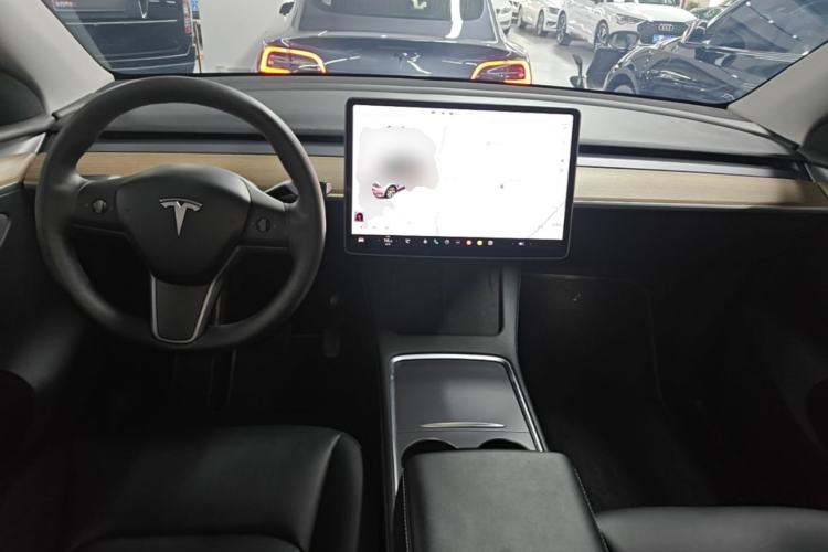 Used Tesla Model Y 2021 Long-Range All-Wheel-Drive Version 3D7 Center Console