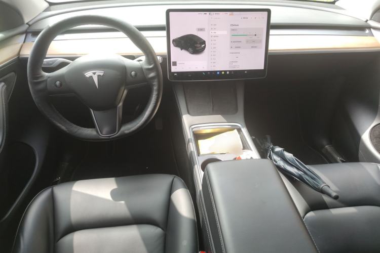 Used Tesla Model Y 2021 Long-Range All-Wheel-Drive Version 3D7 Center Console