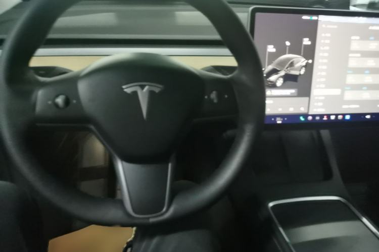 Used Tesla Model Y 2021 Long-Range All-Wheel-Drive Version Center Console