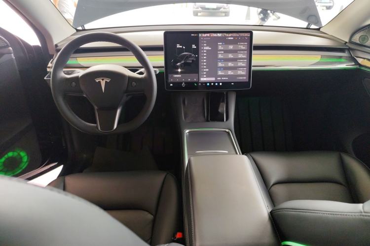 Used Tesla Model Y 2021 Long-Range All-Wheel-Drive Version Center Console