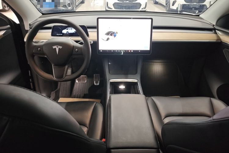 Used Tesla Model Y 2021 Long-Range All-Wheel-Drive Version 3D7 Center Console