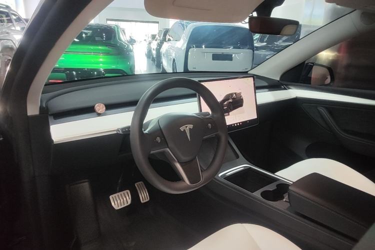 Used Tesla Model Y 2021 Performance High-Performance All-Wheel-Drive Version Center Console