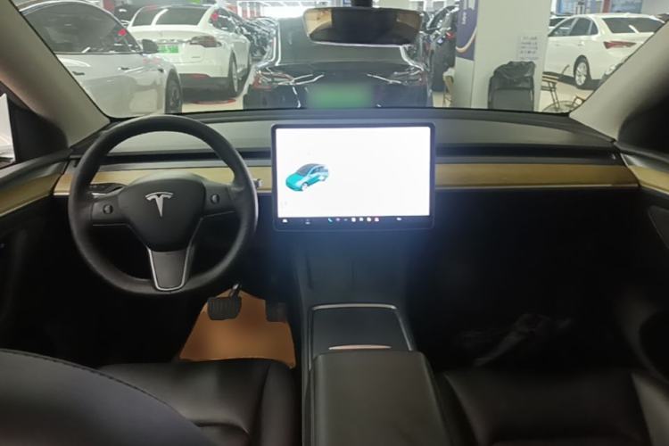 Used Tesla Model Y 2021 Long-Range All-Wheel-Drive Version 3D7 Center Console