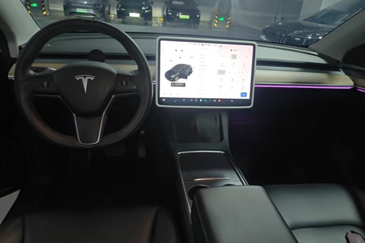 Used Tesla Model Y 2021 Long-Range All-Wheel-Drive Version Center Console
